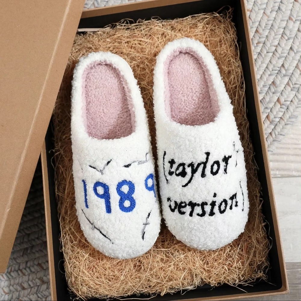 Taylor Swift White 1989 & Taylor's Version Embroidered Slippers-slightly worn
